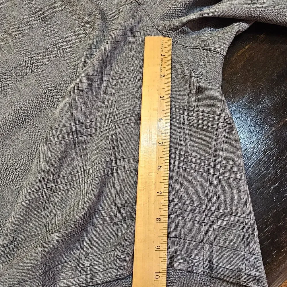 BCG Men’s Gray Plaid Golf Shorts Sz 38W Performance Stretch Casual Gorpcore U434
